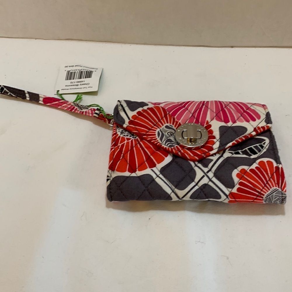New Vera Bradley Smartphone wristlet